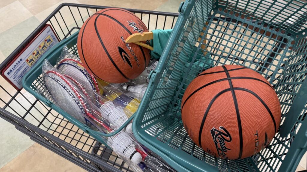 木更津のSPORTS DEPOで運動会の道具を買い出しする様子